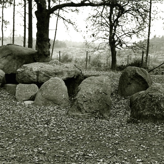 Fotografie der Düwelsteene, nach 1932. (vergrößerte Bildansicht wird geöffnet)