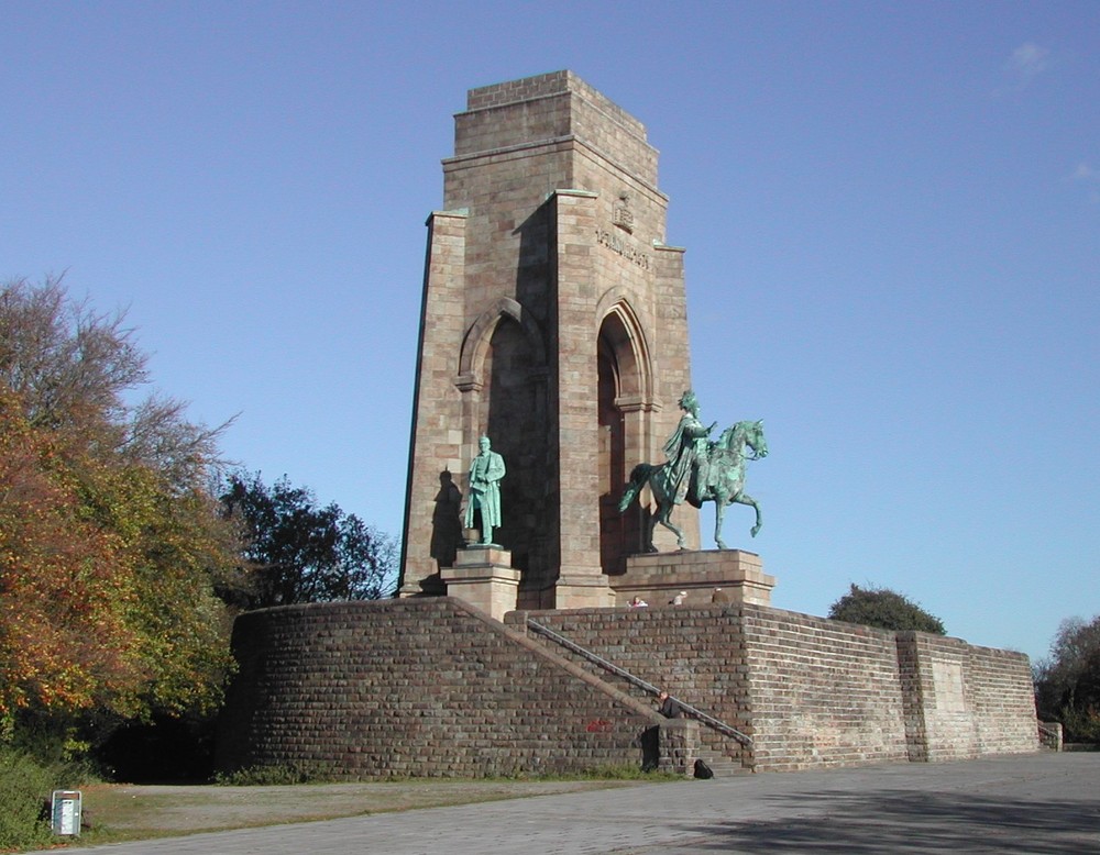 Das Kaiser-Wilhelm-Denkmal (Altertumskommission für Westfalen/U. Spichal).
