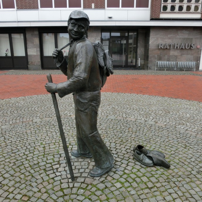 Schusterjungen-Statue in Heiden. (vergrößerte Bildansicht wird geöffnet)