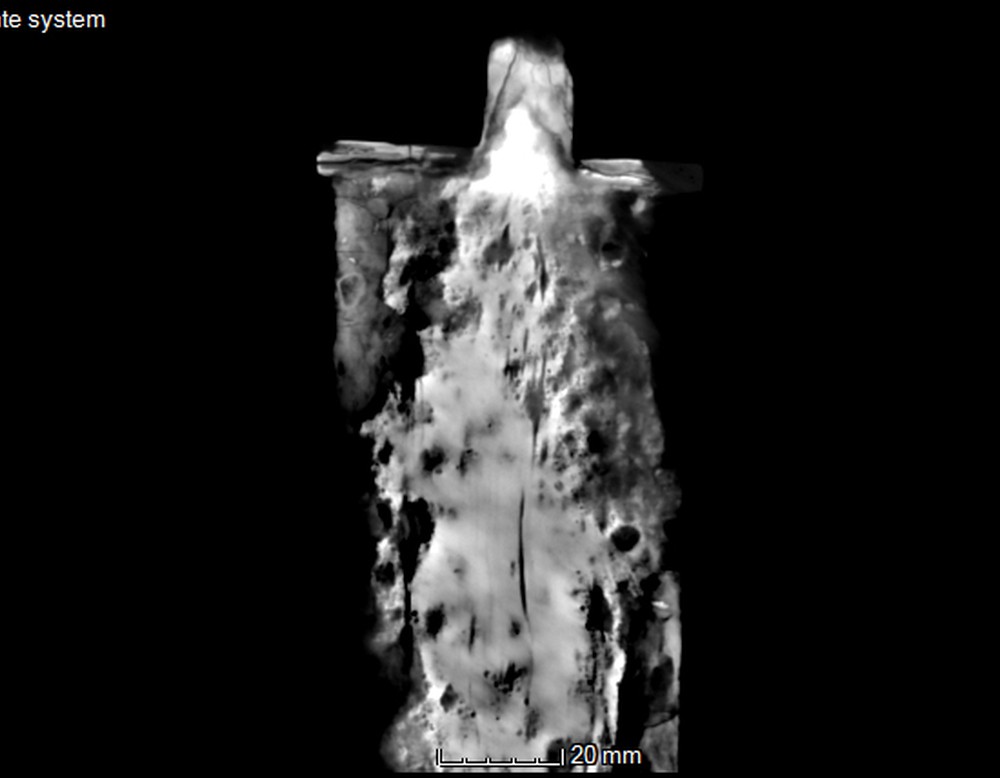 CT-Scan eines Schwertgriffs