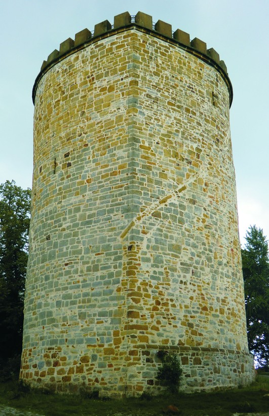 Bergfried von Burg Ravensberg (S. Leenen, Essen).