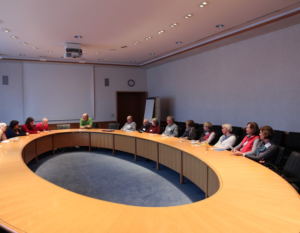 Bei der Diskussionsrunde (Foto: Altertumskommission).