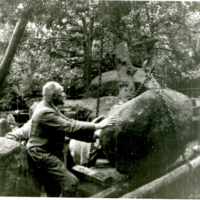 Aufnahme von den Umgestaltungen und Grabungen an den Düwelsteenen 1932. (vergrößerte Bildansicht wird geöffnet)