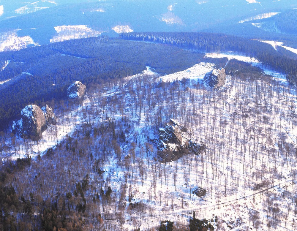 Luftbild der Bruchhauser Steine (LWL/Kühlborn).