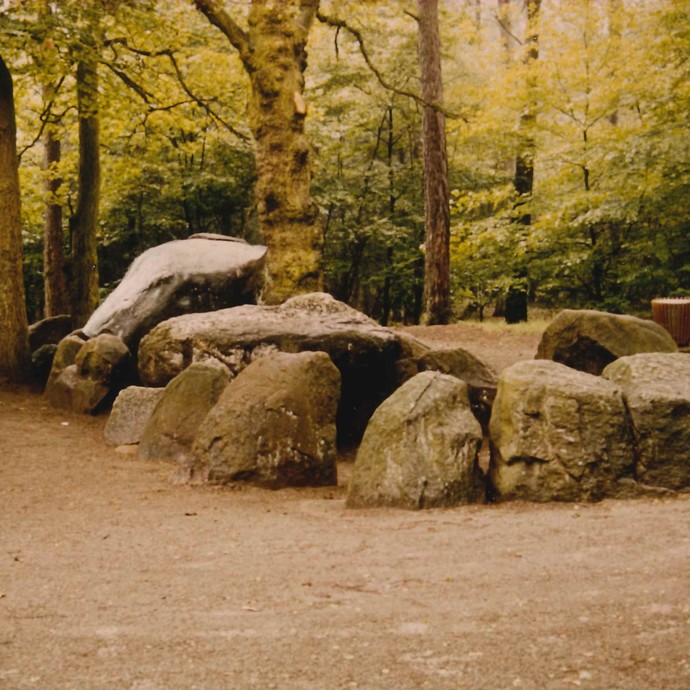 Fotografie der Düwelsteene, 1984. (vergrößerte Bildansicht wird geöffnet)