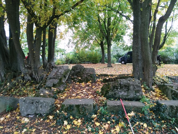 Blick auf das Grab Borchen-Kirchborchen II (Foto: Altertumskommission).