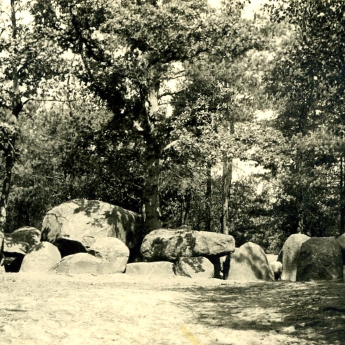 Fotografie der Düwelsteene, nach 1932. (vergrößerte Bildansicht wird geöffnet)