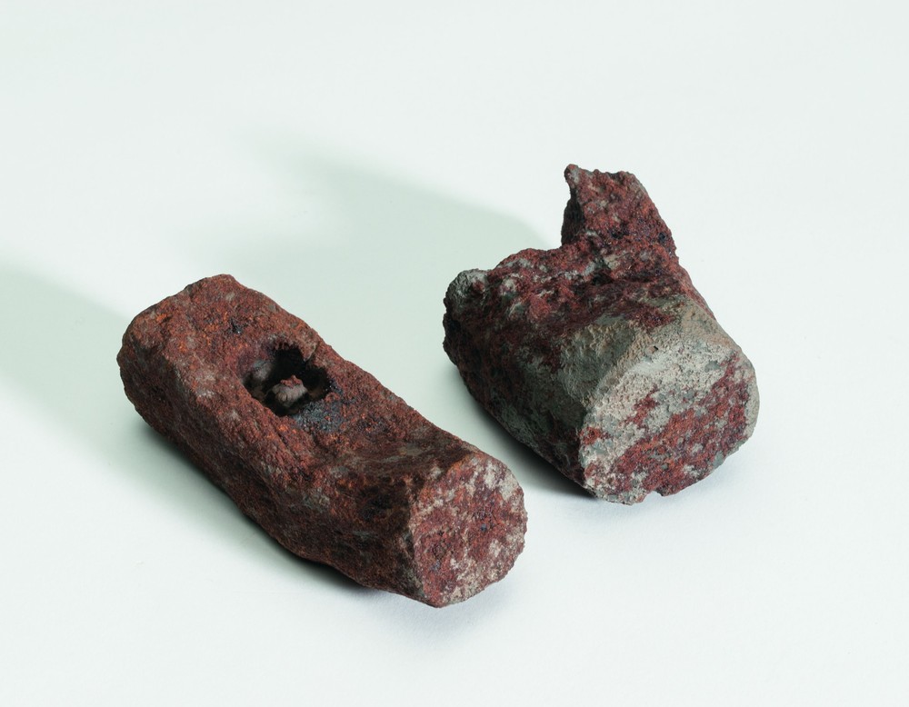 Schmiedehammerköpfe aus Obermarsberg (LWL-Archäologie für Westfalen/S. Brentführer).
