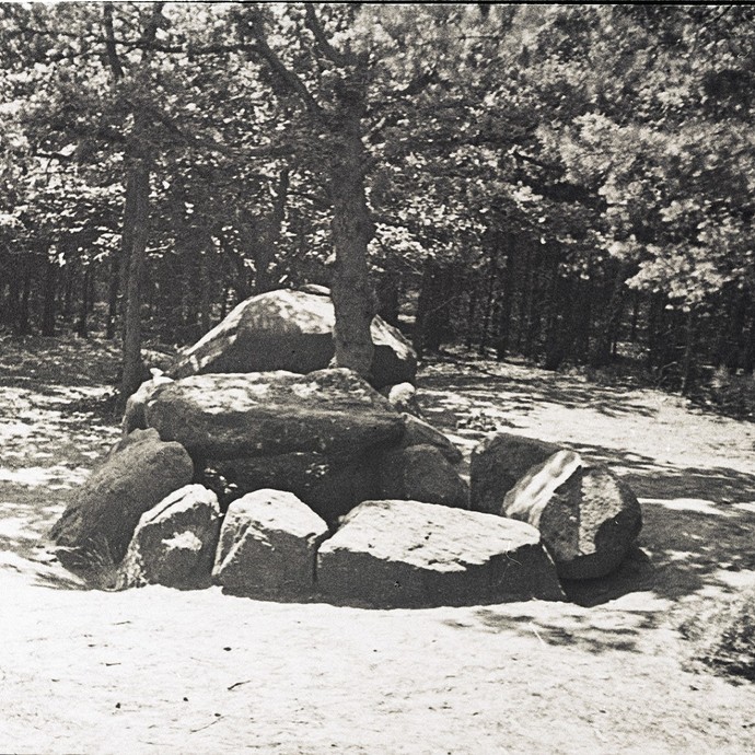 Fotografie der Düwelsteene, nach 1932. (vergrößerte Bildansicht wird geöffnet)