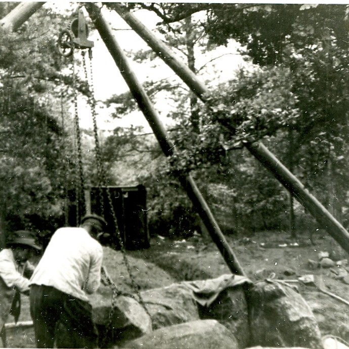 Aufnahme von den Umgestaltungen und Grabungen an den Düwelsteenen 1932. (vergrößerte Bildansicht wird geöffnet)