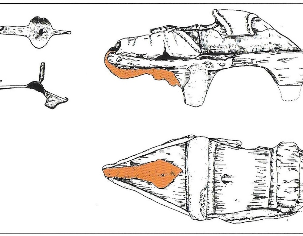 Trippenbeschlag und markierte Position auf einer vollkommen erhaltenen Trippe (G. Helmich/WMfA).
