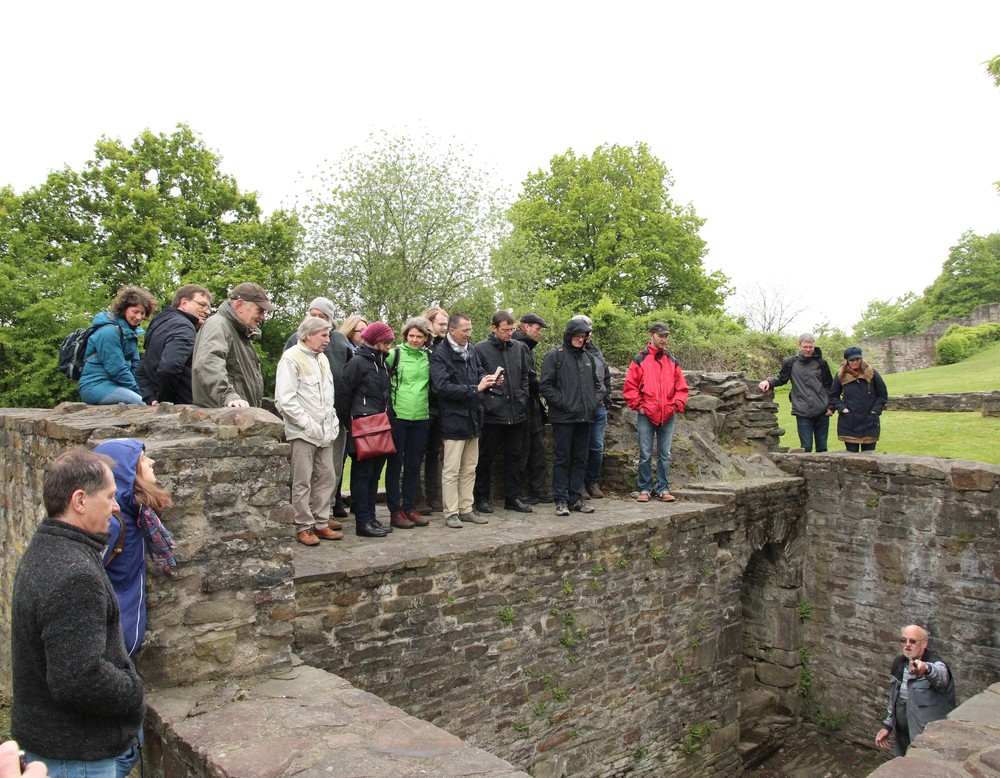 Exkursion: Burg Isenberg in Hattingen (Altertumskommission).
