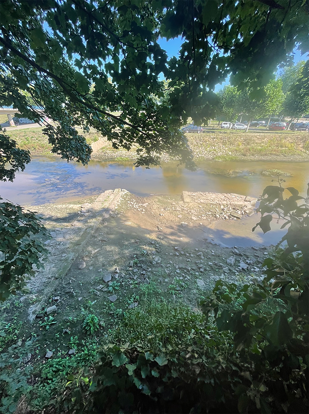 Fundament eines Brückenpfeilers er ehemaligen Emsbrücke (LWL-Archäologie für Westfalen/ T. Pogarell)