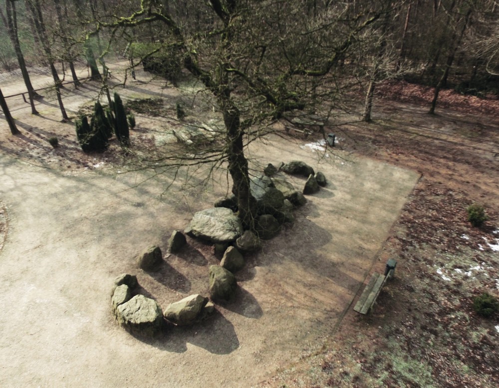 Die Düwelsteene bei Heiden, Luftbild von Nordosten (Foto: LWL-Archäologie/Esmyol).
