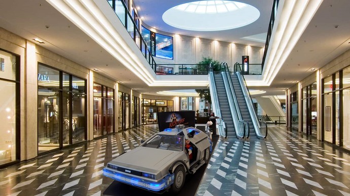Das Modell des DeLorean in den Münster Arkaden.